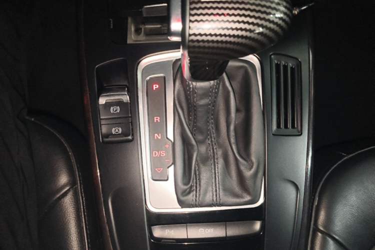 Used Audi A4L 2015 35 TFSI Automatic Comfort Model Gear Lever