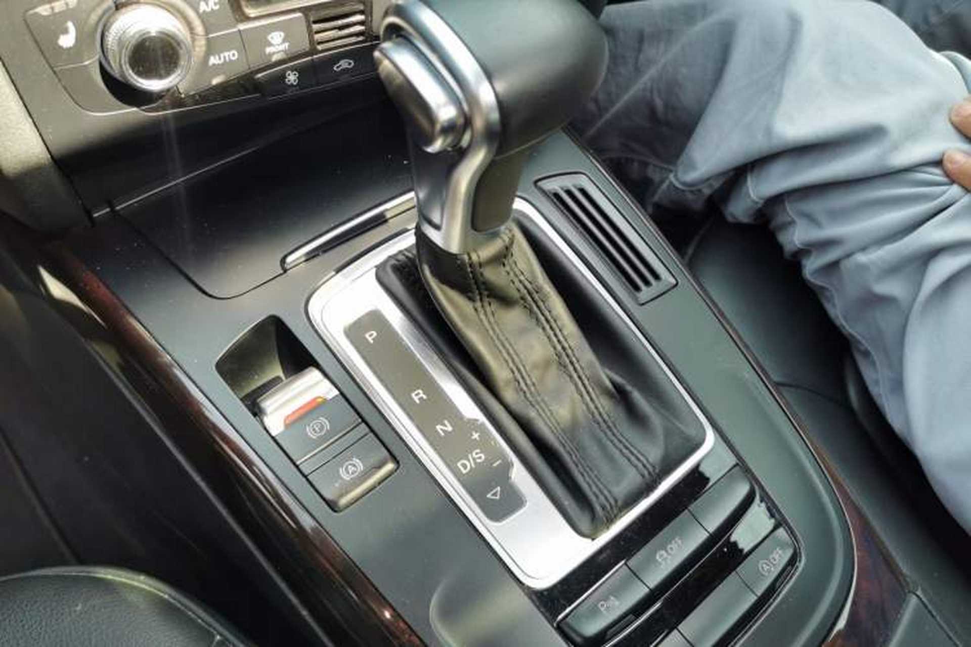 Used Audi A4L 2015 35 TFSI Automatic Comfort Model Gear Lever