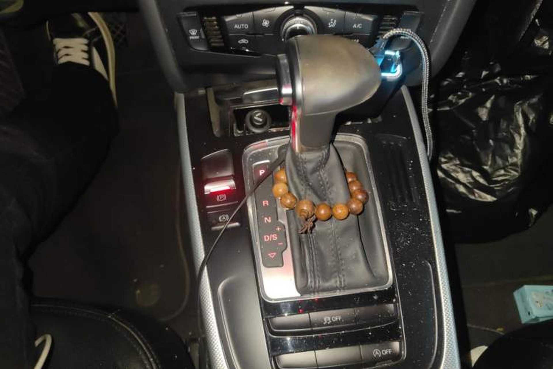 Used Audi A4L 2015 30 TFSI Automatic Comfort Model Gear Lever