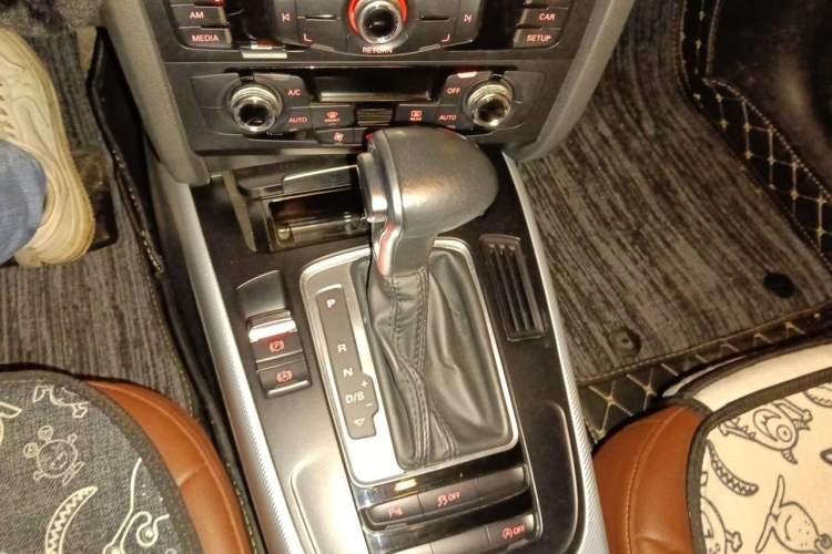Used Audi A4L 2015 35 TFSI Automatic Comfort Model Gear Lever