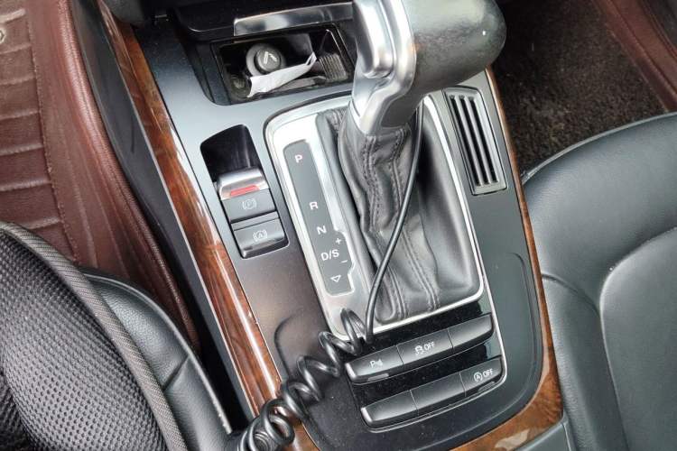 Used Audi A4L 2015 35 TFSI Automatic Comfort Model Gear Lever