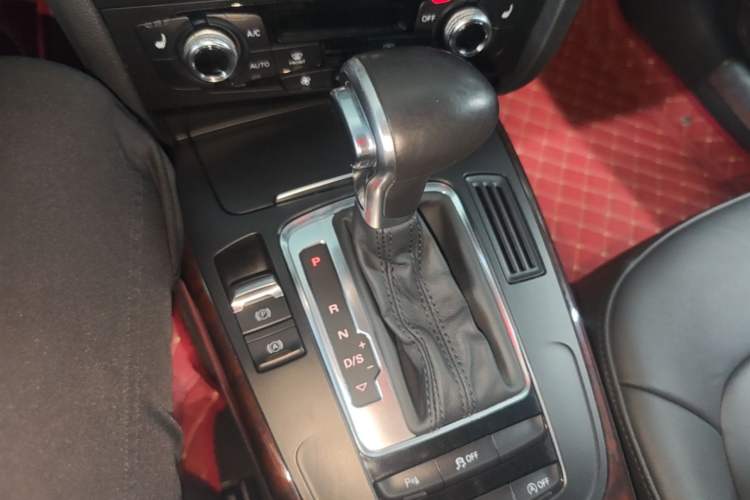 Used Audi A4L 2015 35 TFSI Automatic Comfort Model Gear Lever