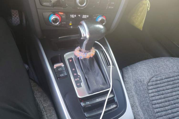 Used Audi A4L 2015 35 TFSI Automatic Standard Model Gear Lever