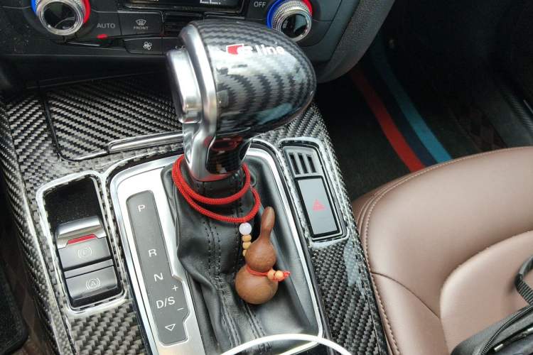 Used Audi A4L 2015 35 TFSI Automatic Standard Model Gear Lever