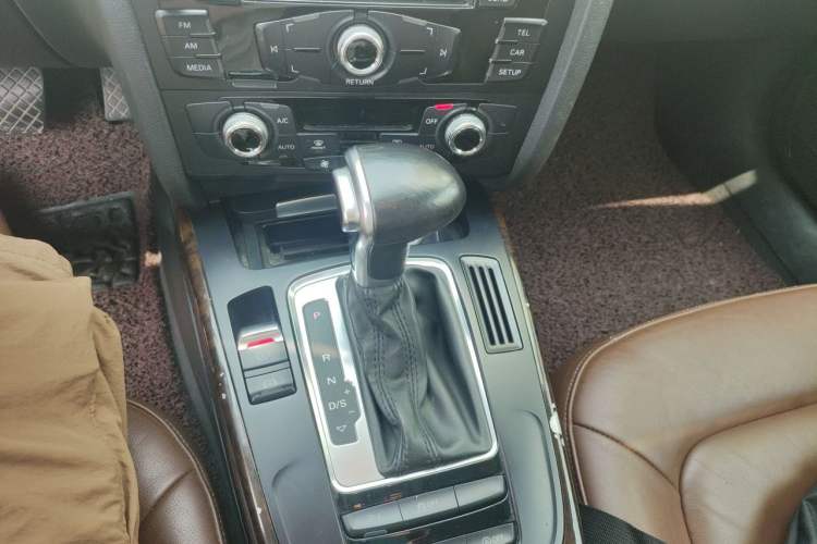 Used Audi A4L 2015 35 TFSI Automatic Standard Model Gear Lever