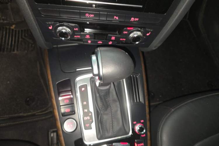 Used Audi A4L 2015 35 TFSI Automatic Technology Model Gear Lever
