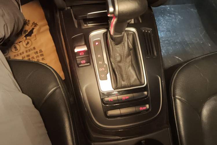 Used Audi A4L 2015 35 TFSI Automatic Comfort Model Gear Lever