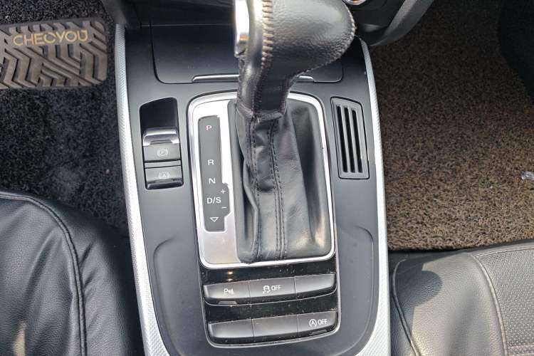 Used Audi A4L 2015 35 TFSI Automatic Standard Model Gear Lever