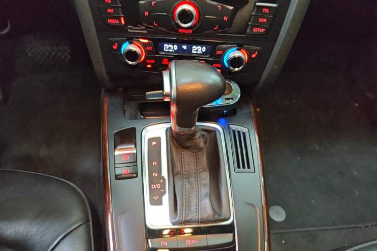 Used Audi A4L 2015 35 TFSI Automatic Comfort Model Gear Lever