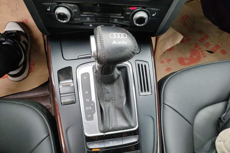 Used Audi A4L 2015 35 TFSI Automatic Comfort Model Gear Lever