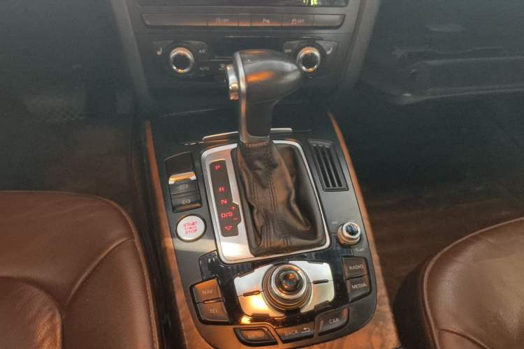 Used Audi A4L 2015 35 TFSI Automatic Technology Model Gear Lever