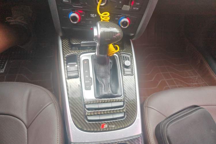Used Audi A4L 2015 35 TFSI Automatic Standard Model Gear Lever