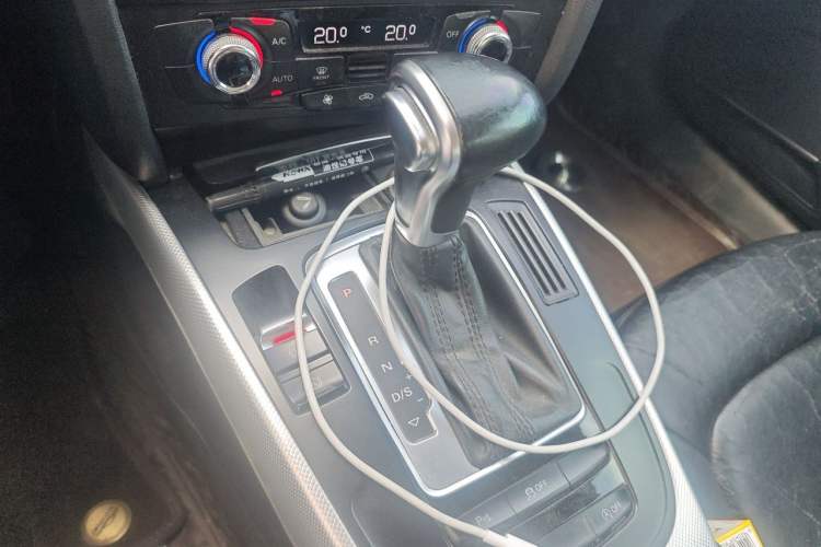 Used Audi A4L 2015 35 TFSI Automatic Standard Model Gear Lever