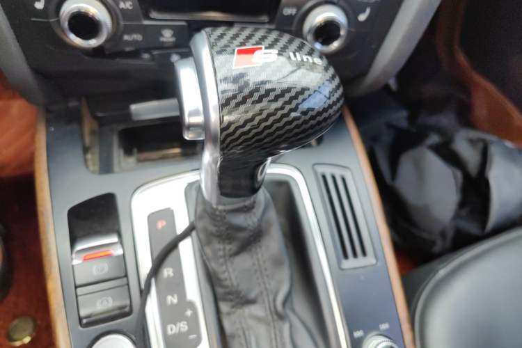 Used Audi A4L 2015 35 TFSI Automatic Technology Model Gear Lever