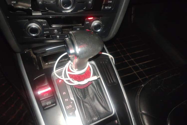Used Audi A4L 2015 35 TFSI Automatic Standard Model Gear Lever