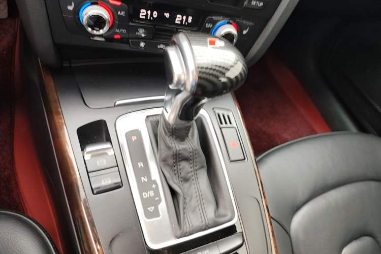 Used Audi A4L 2015 35 TFSI Automatic Comfort Model Gear Lever