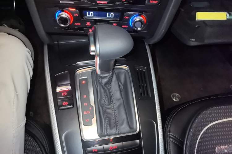 Used Audi A4L 2015 45 TFSI quattro Individual Sport Edition Gear Lever