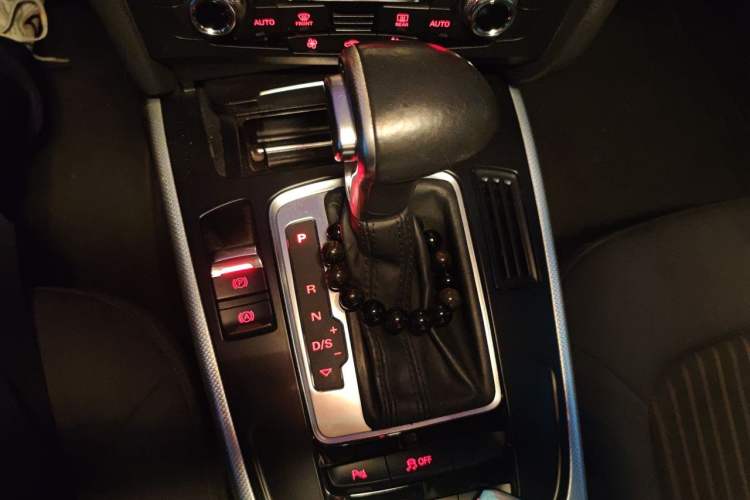 Used Audi A4L 2015 35 TFSI Automatic Standard Model Gear Lever