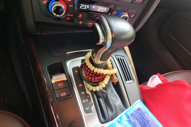 Used Audi A4L 2015 35 TFSI Millionth Anniversary Comfort Edition Gear Lever