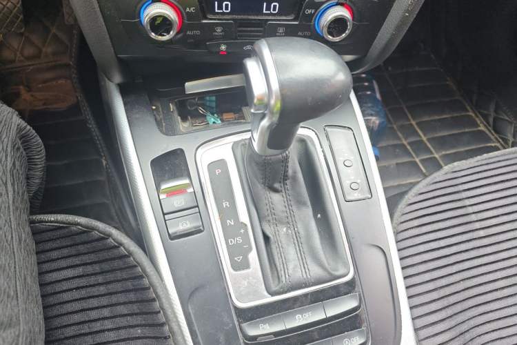 Used Audi A4L 2015 35 TFSI Automatic Standard Model Gear Lever