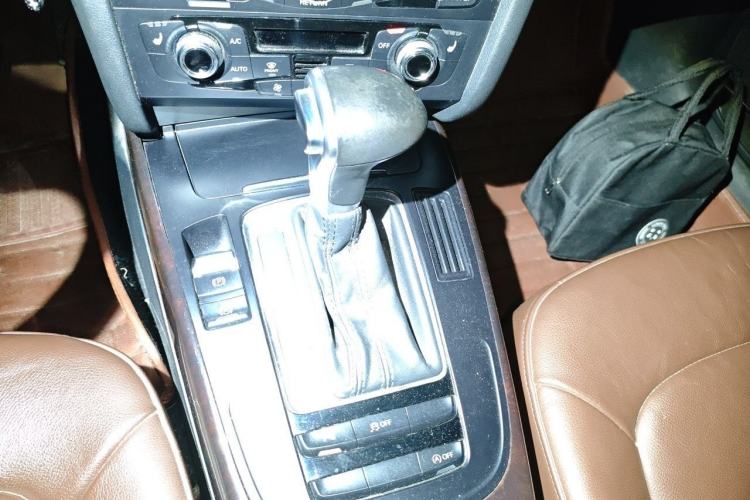 Used Audi A4L 2015 35 TFSI Automatic Comfort Model Gear Lever