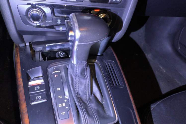 Used Audi A4L 2015 35 TFSI Automatic Standard Model Gear Lever