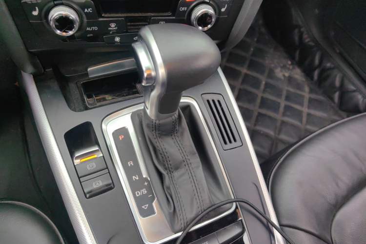 Used Audi A4L 2015 35 TFSI Automatic Standard Model Gear Lever