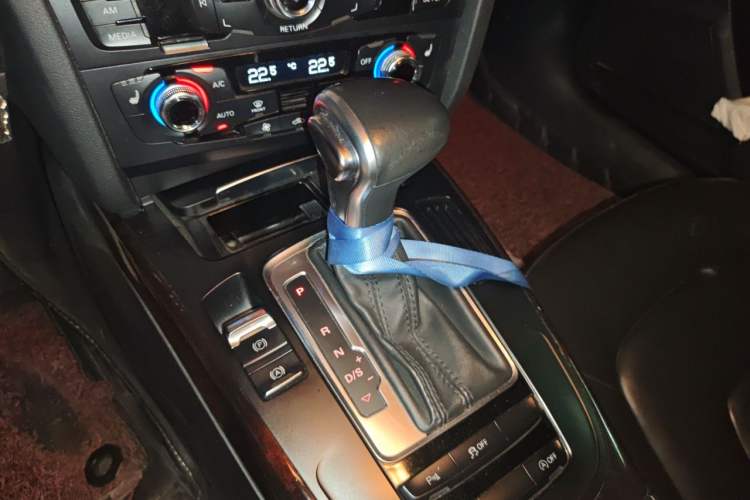 Used Audi A4L 2015 35 TFSI Automatic Standard Model Gear Lever