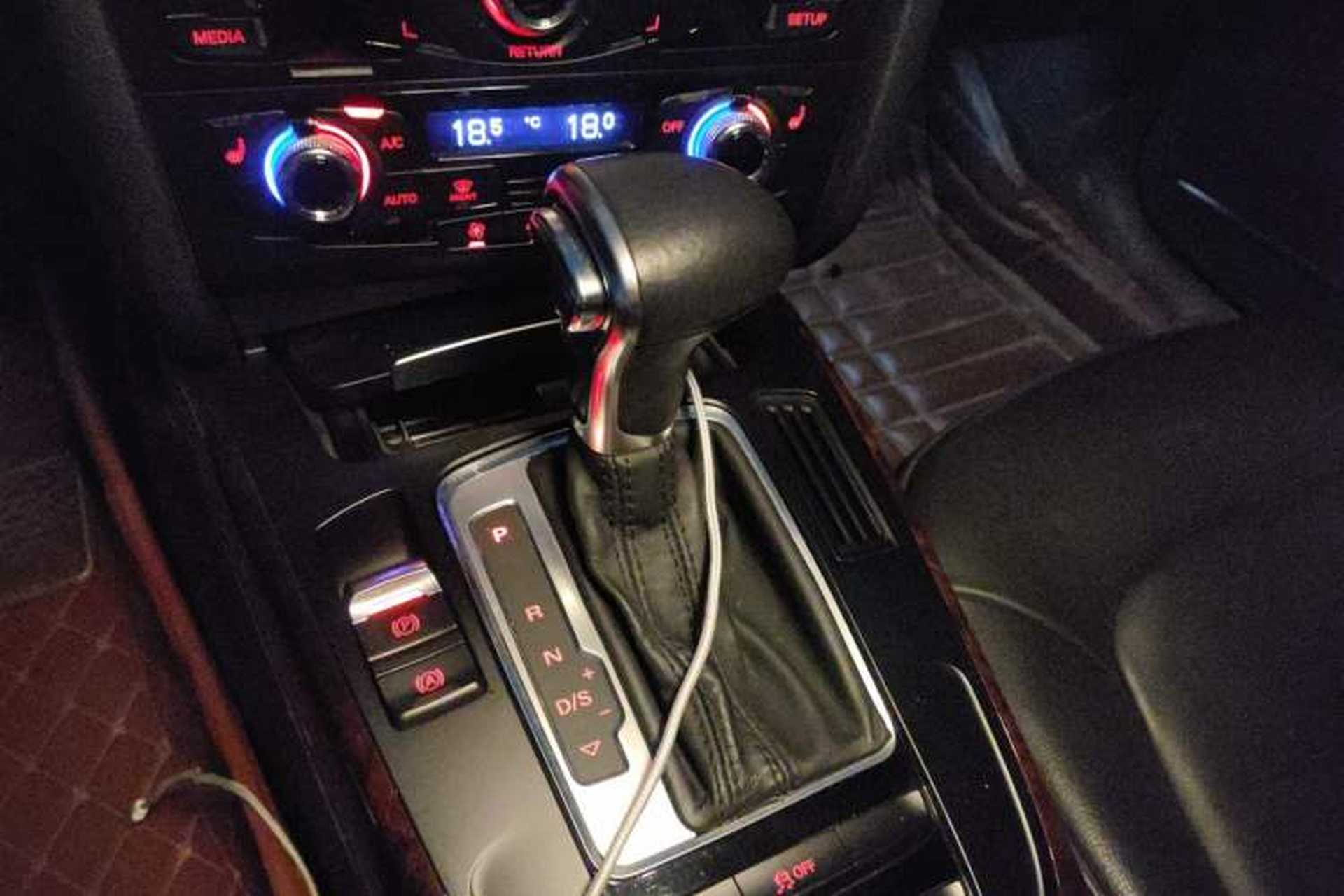 Used Audi A4L 2015 35 TFSI Automatic Comfort Model Gear Lever