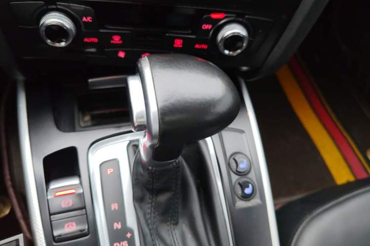 Used Audi A4L 2015 35 TFSI Automatic Standard Model Gear Lever