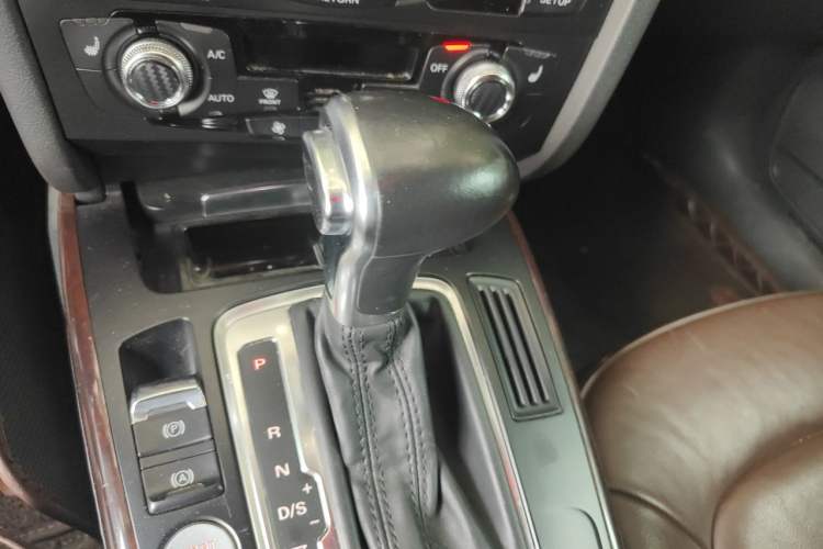 Used Audi A4L 2015 35 TFSI Automatic Comfort Model Gear Lever