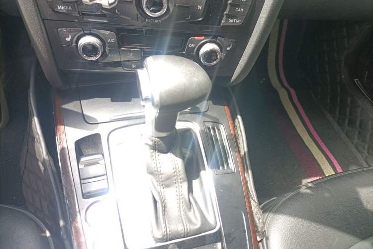 Used Audi A4L 2015 35 TFSI Automatic Comfort Model Gear Lever