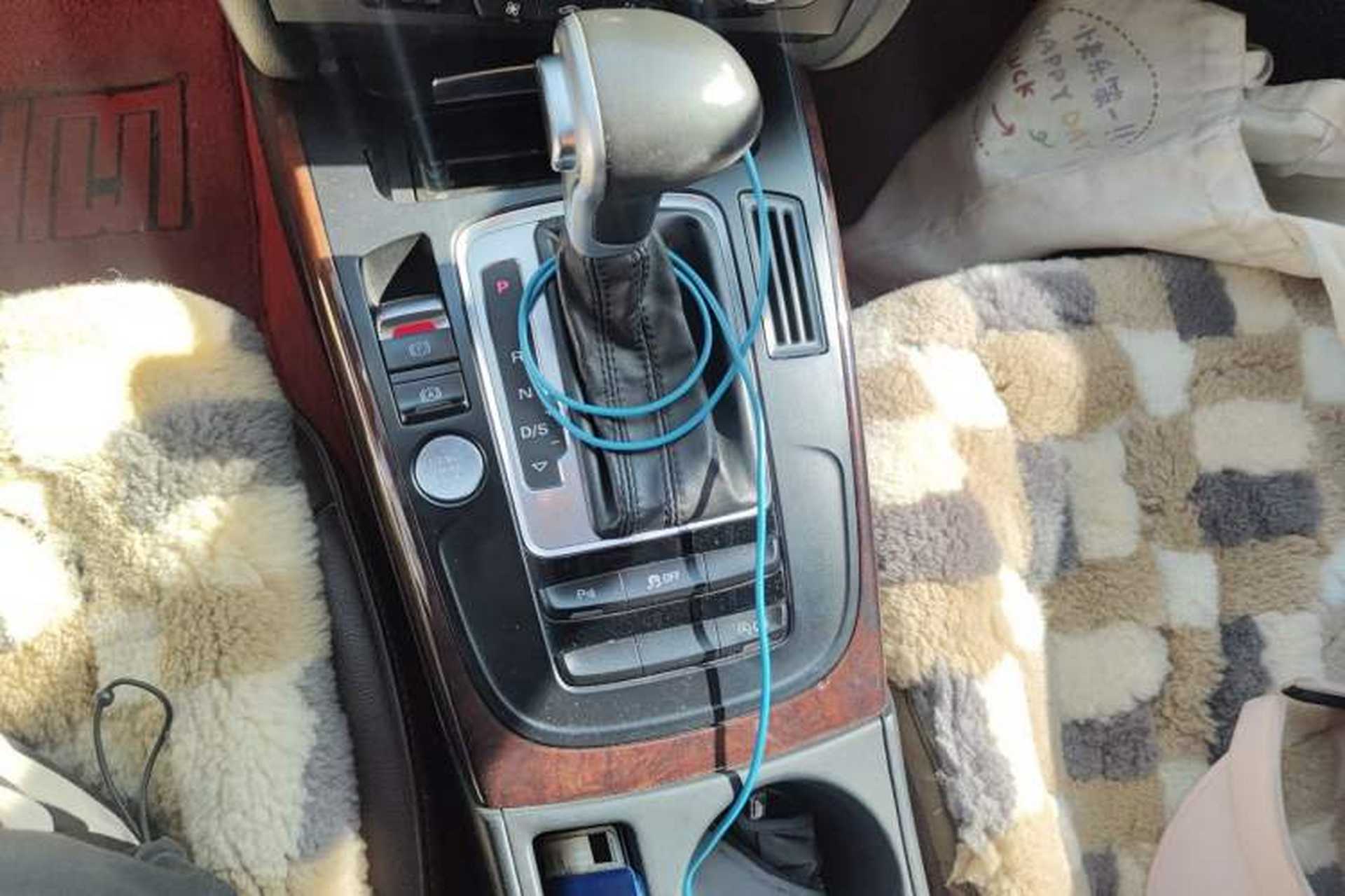 Used Audi A4L 2015 35 TFSI Automatic Comfort Model Gear Lever