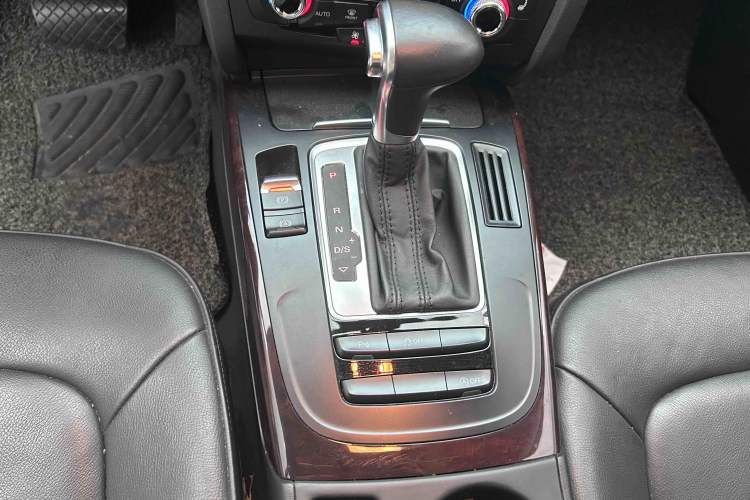 Used Audi A4L 2015 35 TFSI Automatic Comfort Model Gear Lever
