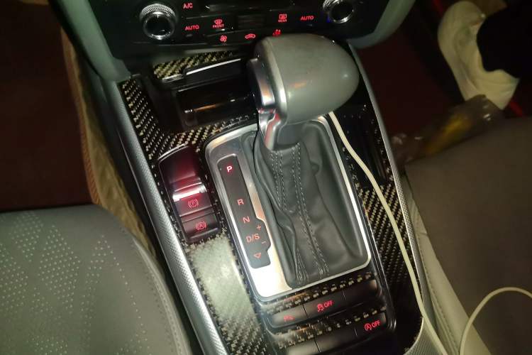 Used Audi A4L 2015 35 TFSI Automatic Standard Model Gear Lever