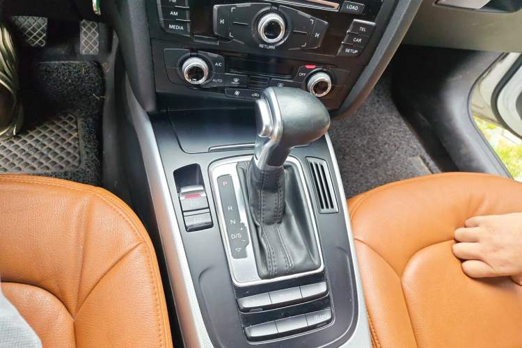 Used Audi A4L 2015 35 TFSI Automatic Standard Model Gear Lever