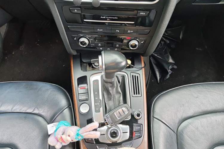 Used Audi A4L 2015 35 TFSI Automatic Technology Model Gear Lever