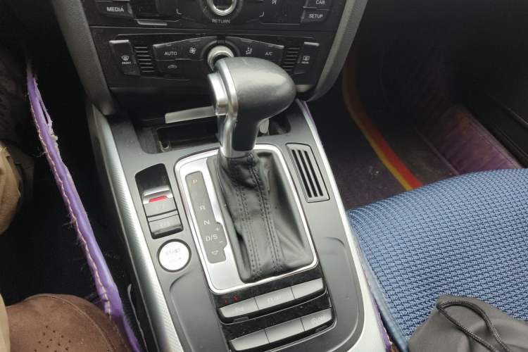 Used Audi A4L 2015 35 TFSI Automatic Standard Model Gear Lever