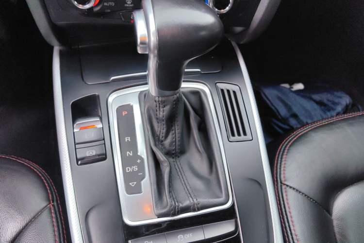 Used Audi A4L 2015 35 TFSI Automatic Standard Model Gear Lever