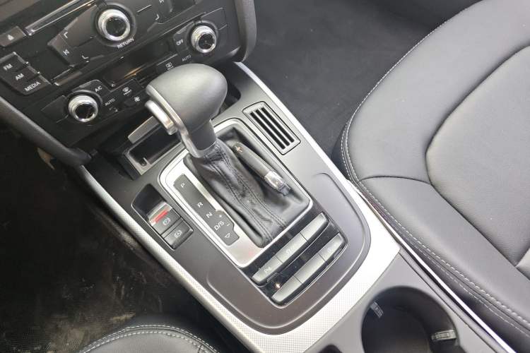 Used Audi A4L 2015 35 TFSI Automatic Standard Model Gear Lever