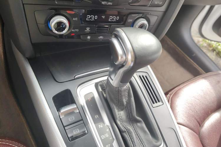 Used Audi A4L 2015 35 TFSI Automatic Standard Model Gear Lever