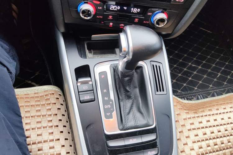 Used Audi A4L 2015 35 TFSI Automatic Standard Model Gear Lever