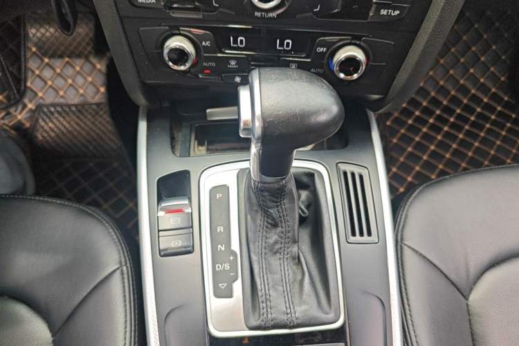 Used Audi A4L 2015 35 TFSI Automatic Standard Model Gear Lever