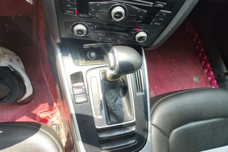 Used Audi A4L 2015 35 TFSI Automatic Standard Model Gear Lever