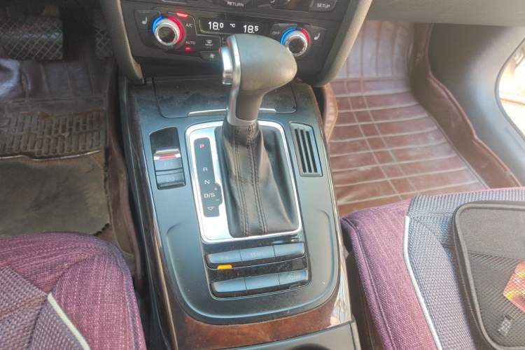 Used Audi A4L 2015 35 TFSI Automatic Comfort Model Gear Lever