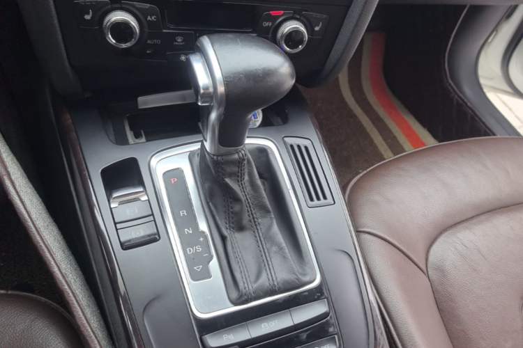 Used Audi A4L 2015 35 TFSI Automatic Comfort Model Gear Lever