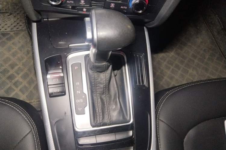 Used Audi A4L 2015 35 TFSI Automatic Standard Model Gear Lever