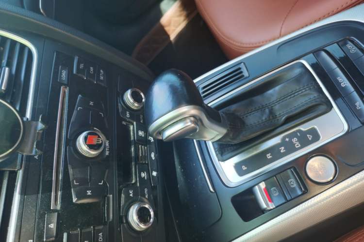 Used Audi A4L 2015 35 TFSI Automatic Standard Model Gear Lever