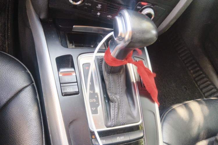 Used Audi A4L 2015 35 TFSI Automatic Standard Model Gear Lever