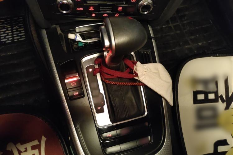 Used Audi A4L 2015 35 TFSI Automatic Standard Model Gear Lever